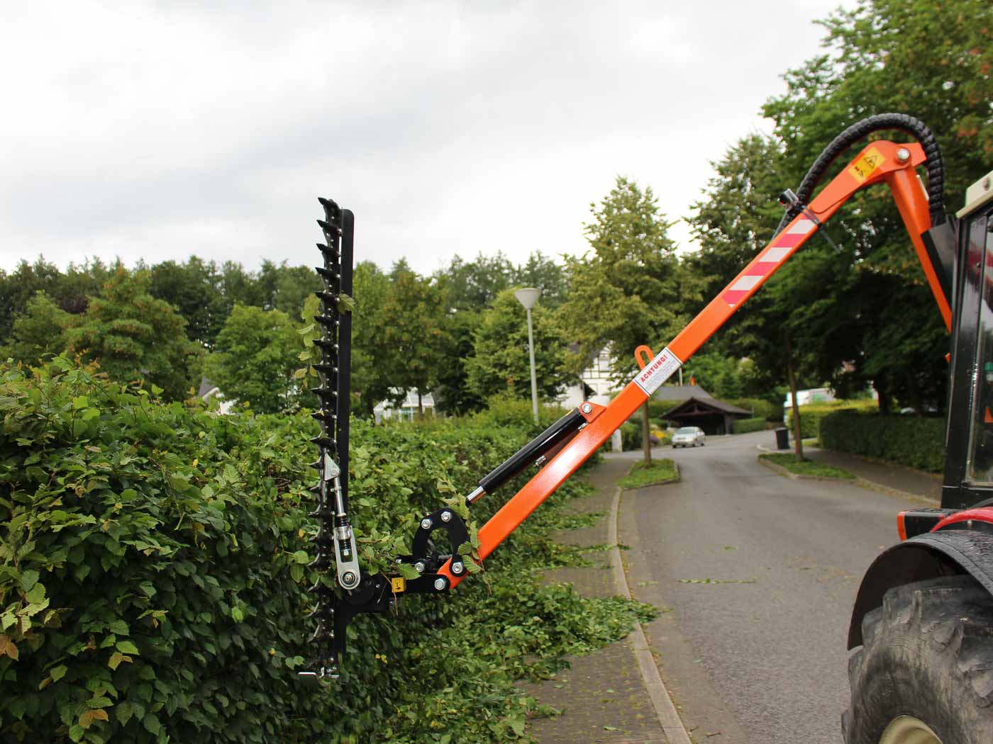 TIFERMEC Serie TS Heckenschneider mit Auslegearm für Traktor