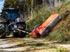 COBRA FS Forst-Seitenmulcher mulcht Waldrand