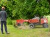 FSI Stubbenfräse B38 entfernt Baumstumpf