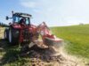 Stubbenfräse FSI T65 an Traktor entfernt Stubben