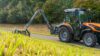 Ausleger GREENTEC Scorpion 490 an Kommunaltraktor