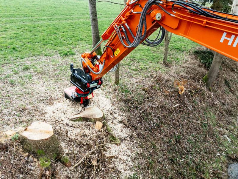 Stubbenfräse FSI H52 für Bagger beseitigt Baumstumpf